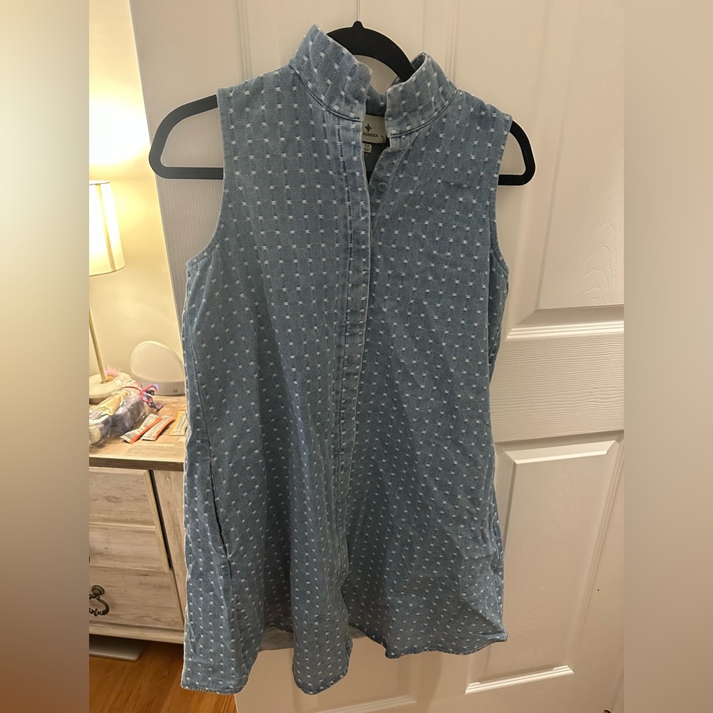 Tuckernuck Light Blue Sleeveless Dotted Chambray Tunic